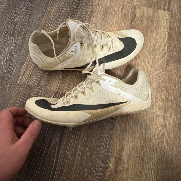 Use Nike Track Spikes - Picture 2 of 5